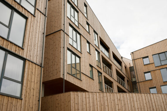 Irenwood_Pine_Cladding-decking-roofing_26x140mm-profile-D4-sg-20x115mm-profile-C3-20x140mm-profile-C10_Vannkanten-residential-development_Stavanger-Norway_AART-Architects-3