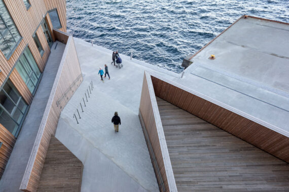 Irenwood_Pine_Cladding-decking-roofing_26x140mm-profile-D4-sg-20x115mm-profile-C3-20x140mm-profile-C10_Vannkanten-residential-development_Stavanger-Norway_AART-Architects-4