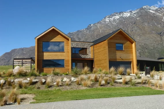 Taramea-climate-house-new-zealand-Irenwood-BENCHMARK-THERMO-PINE-CLADDING-C8-26X140-1920x1280-2